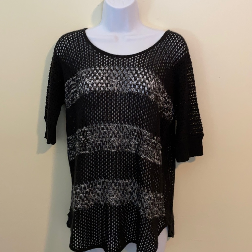 New Directions light sweater size M *used
